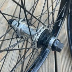 PAIRE DE ROUES CUSTOM THE SET / SALTPLUS NOIR ET ARGENT -ROUES Freestyle Grand Boutique img 6947