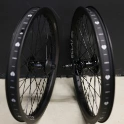 ROUES CUSTOM ECLAT CARBONIC / ECLAT SEISMIC LHD -ROUES Freestyle Grand Boutique r5 5625
